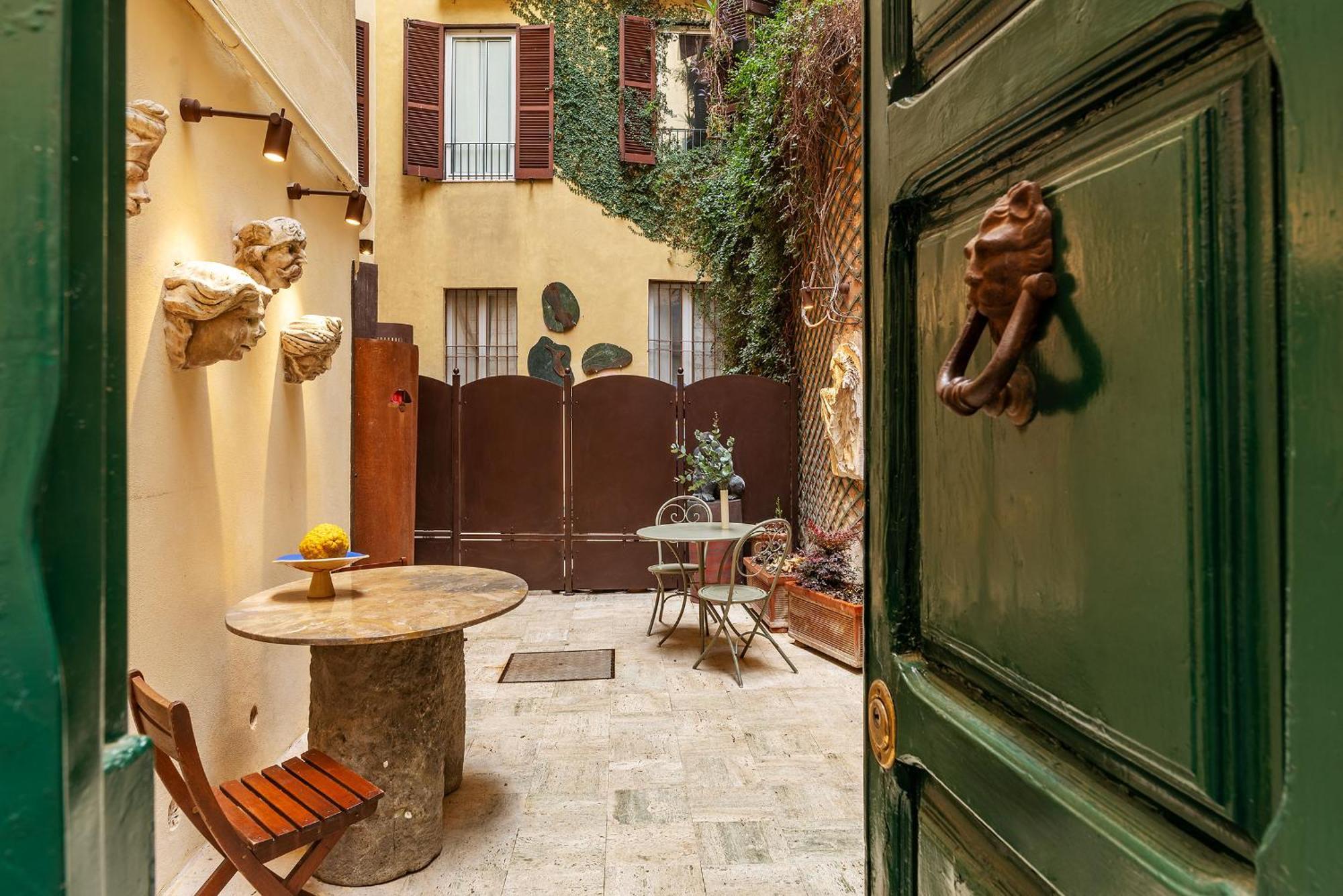 Apartment Sinopia Gallery - Sleep On Art Rome