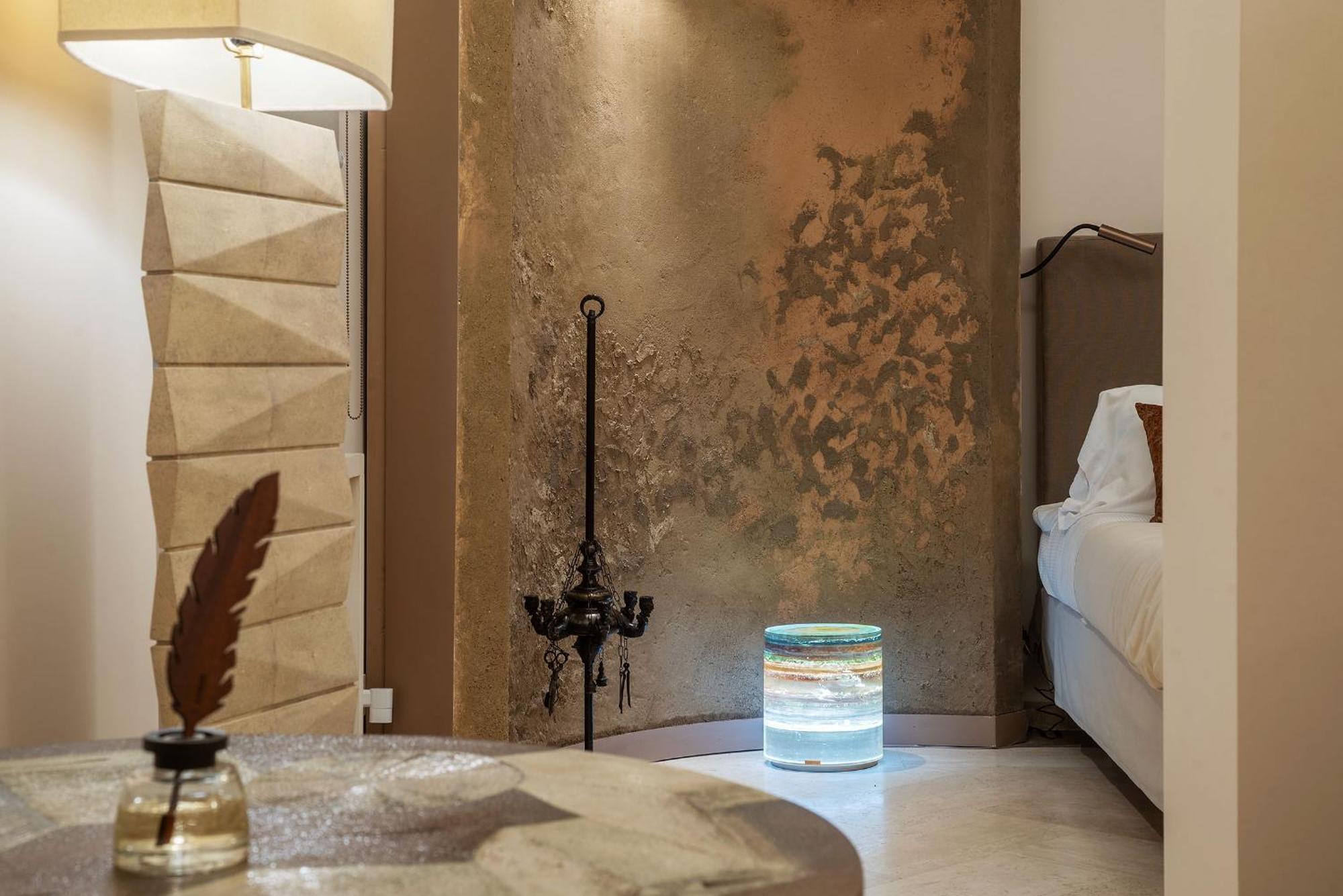 Apartment Sinopia Gallery - Sleep On Art