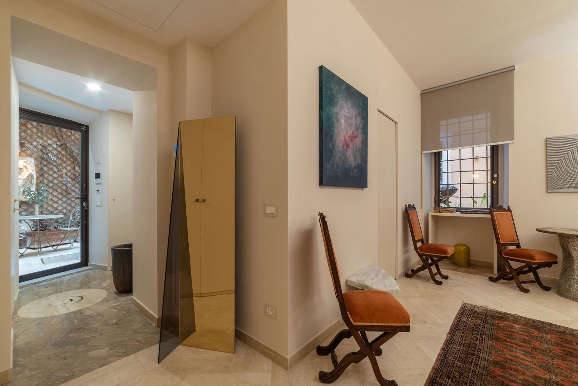 Apartment Sinopia Gallery - Sleep On Art