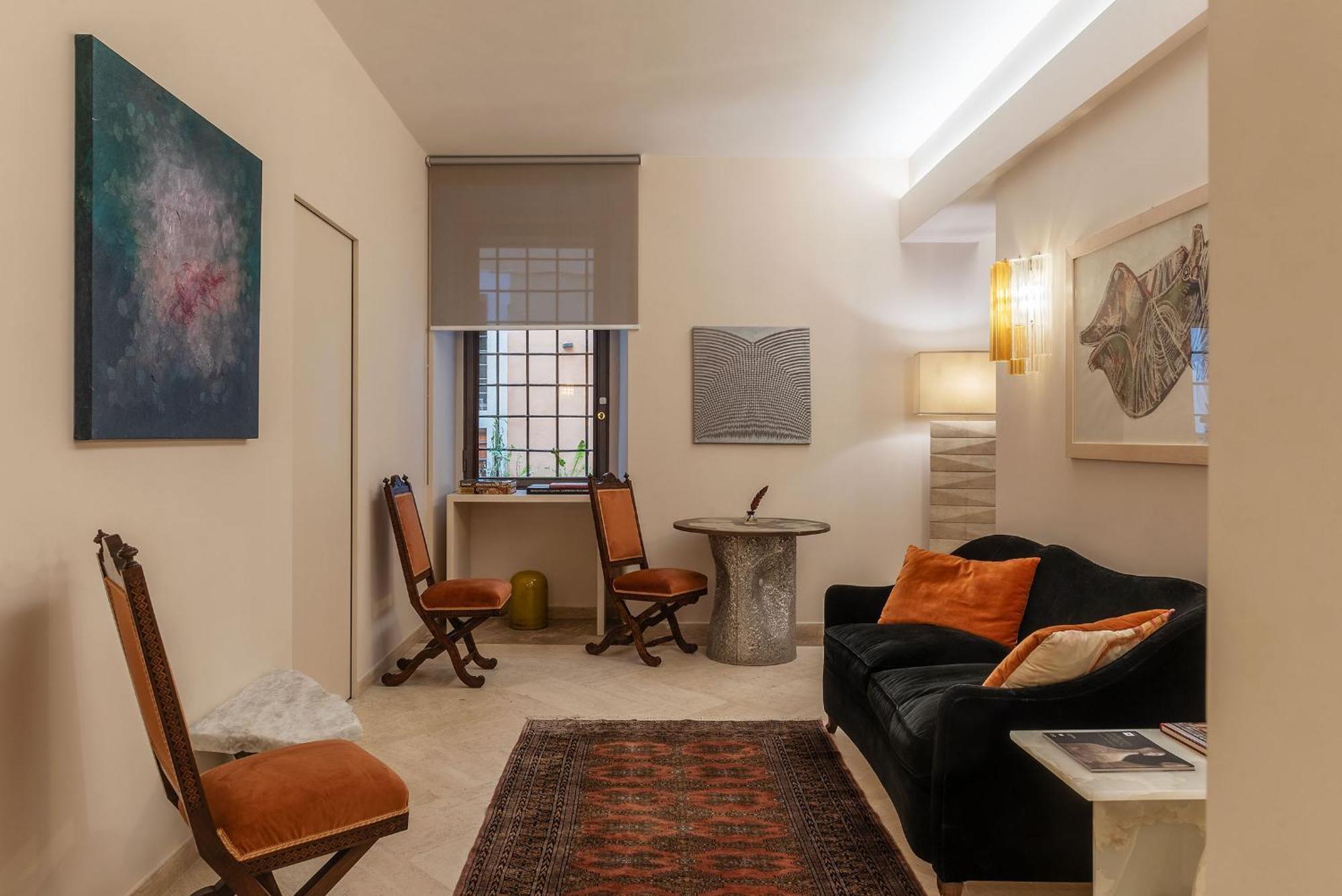 Sinopia Gallery - Sleep On Art Apartment
