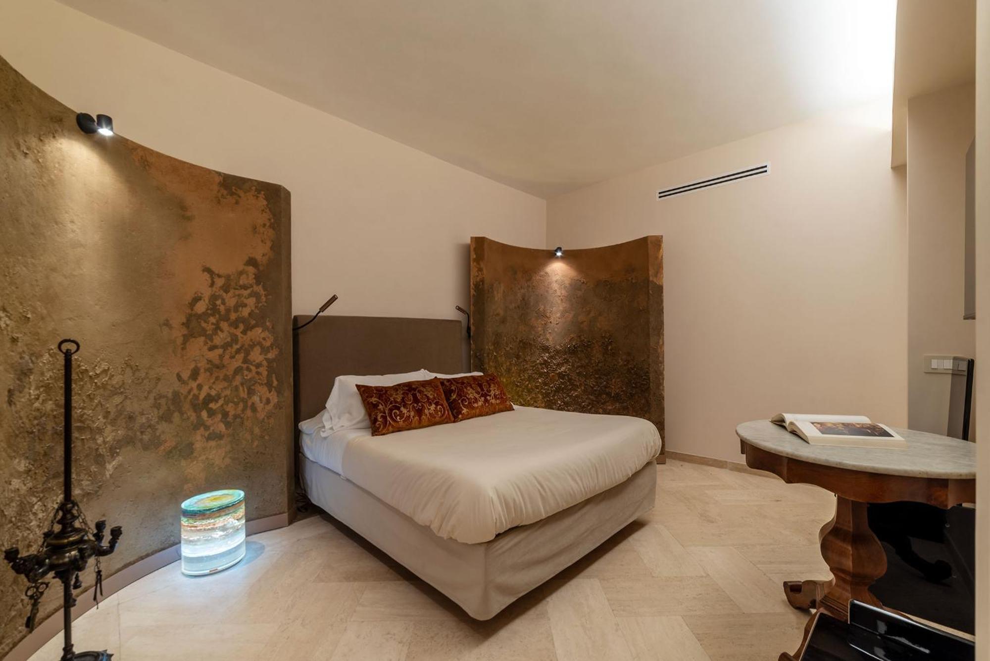 Sinopia Gallery - Sleep On Art *