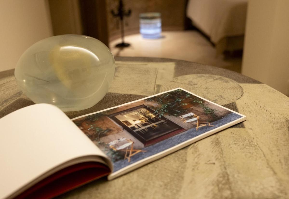 Sinopia Gallery - Sleep On Art Apartment Rom