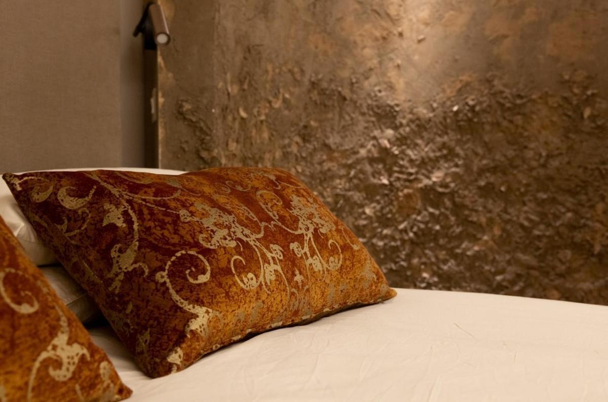 Sinopia Gallery - Sleep On Art *